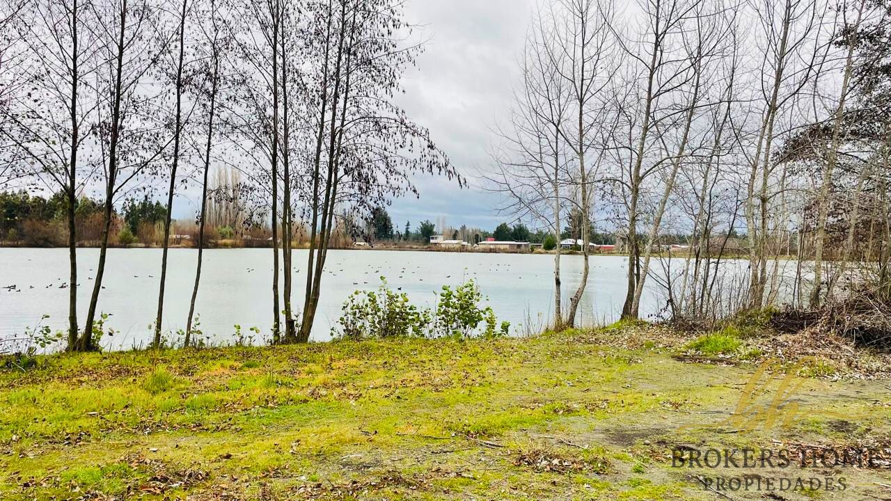 Venta de Terreno con casa, Sector Laguna Charrúa.