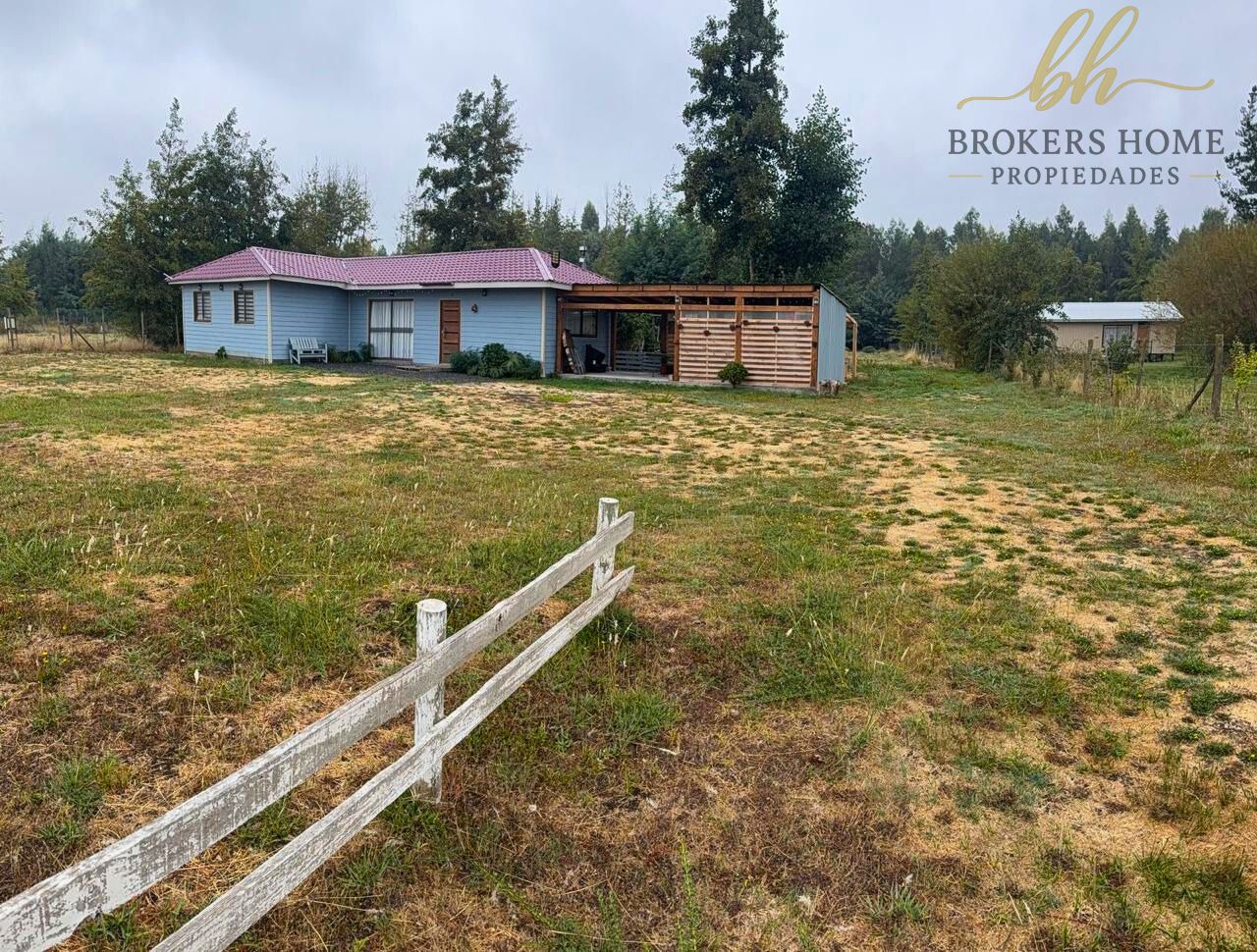 Venta de Terreno con casa, Sector Laguna Charrúa.