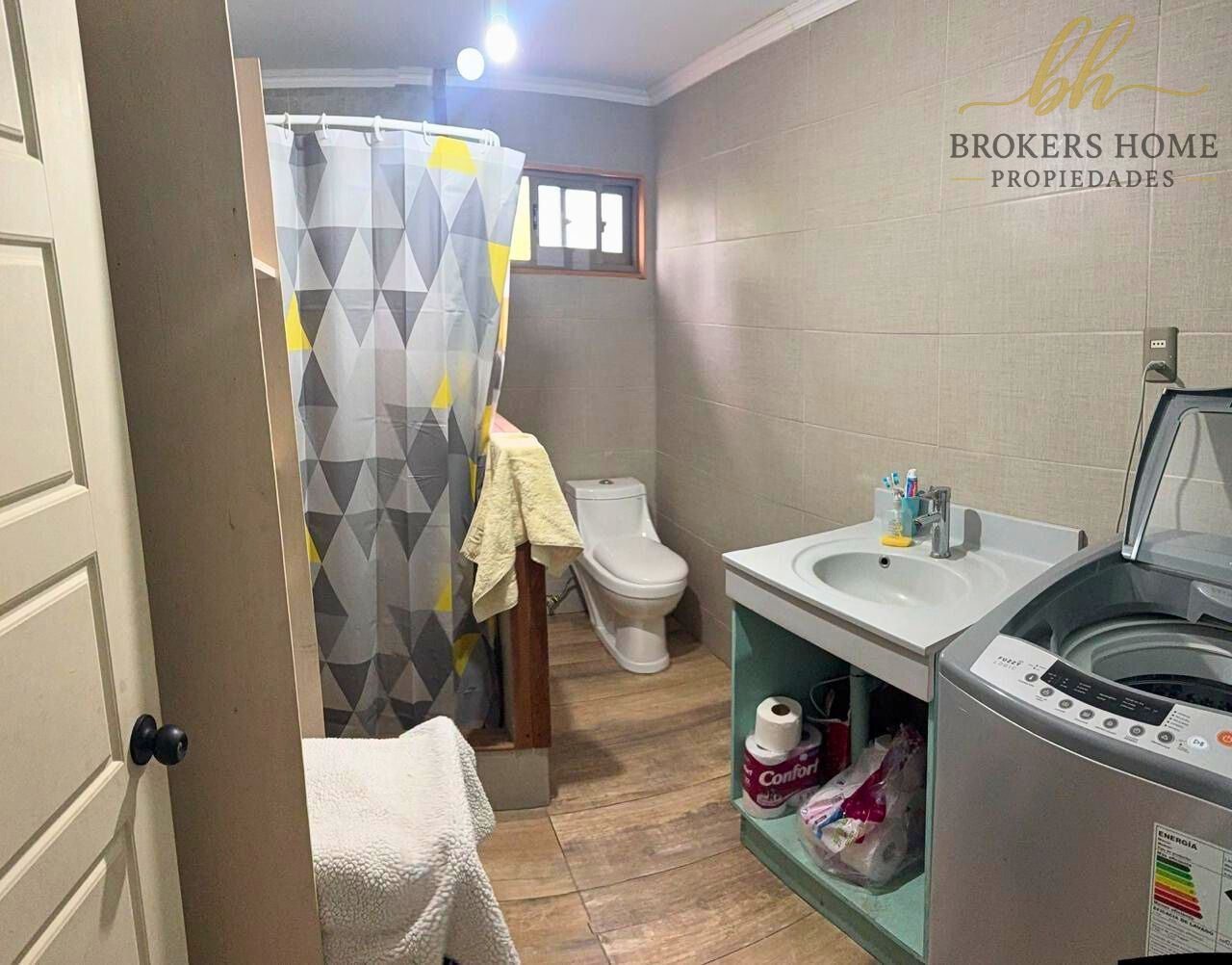 Venta de Terreno con casa, Sector Laguna Charrúa.